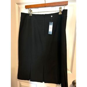 Talbots Pleated Black skirt size 12 New with tags